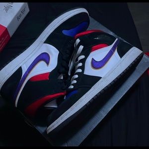Jordan 1 Mid SE “Rivals”